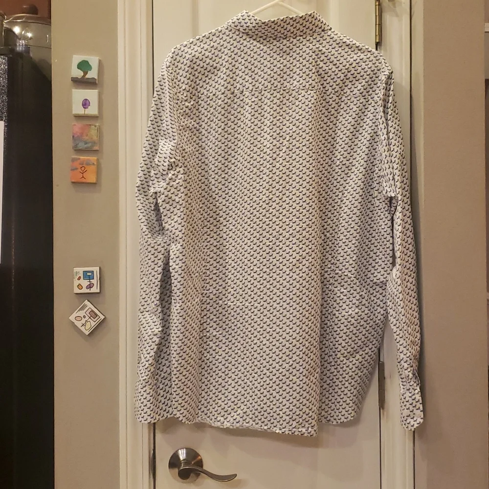 Button down - Picture 2 of 4